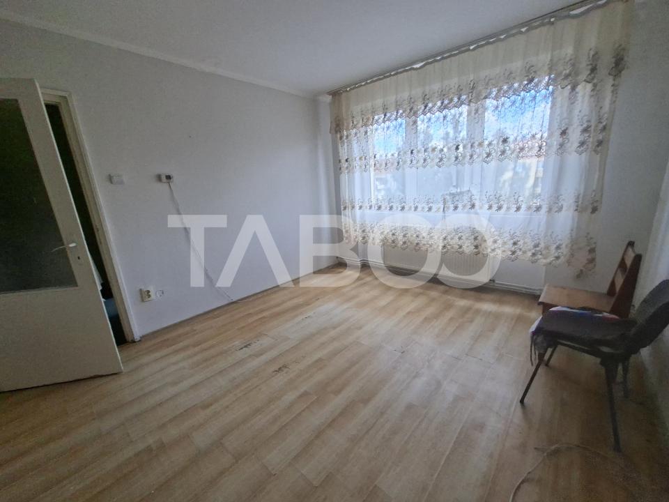 Apartment de vanzare 2 camere si balcon Cedonia Mihai Viteazul 