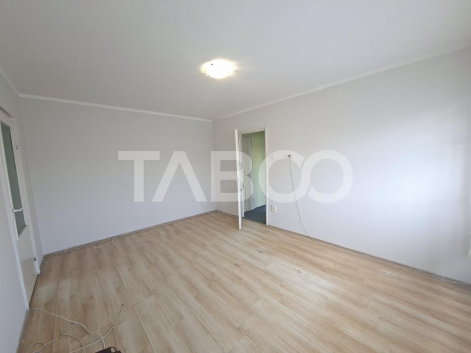 Apartment de vanzare 2 camere si balcon Cedonia Mihai Viteazul 