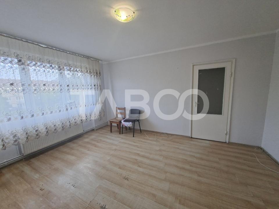 Apartment de vanzare 2 camere si balcon Cedonia Mihai Viteazul 