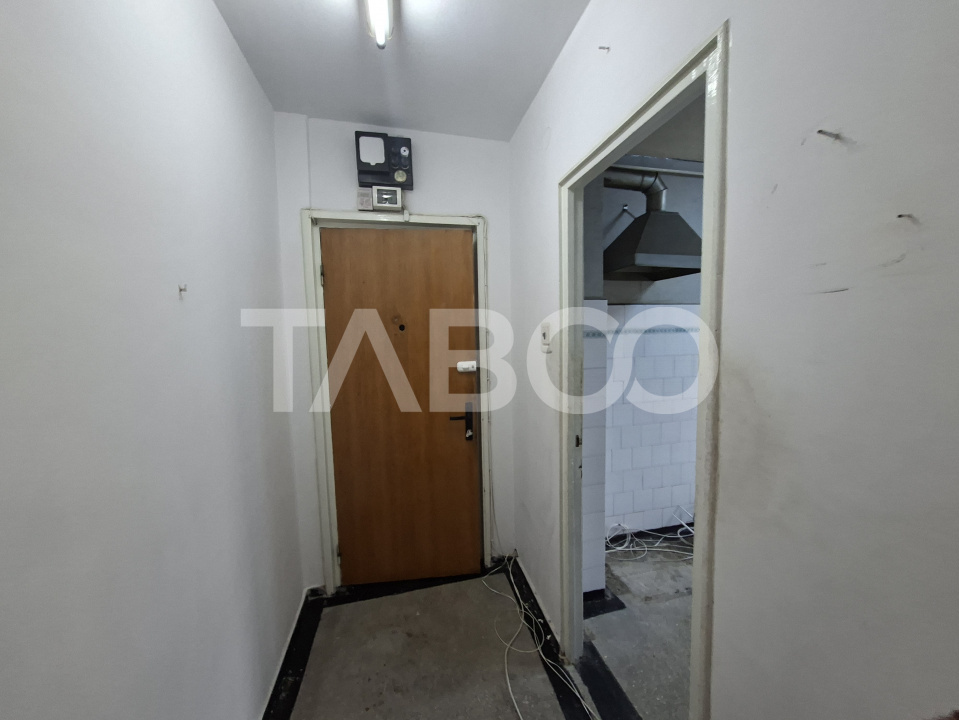 Cenusareasa apartamentelor - renovabil- balcon pivnita Mihai Viteazul
