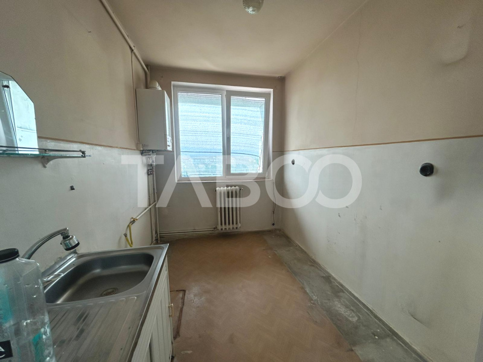 Cenusareasa apartamentelor - renovabil- balcon pivnita Mihai Vitezul