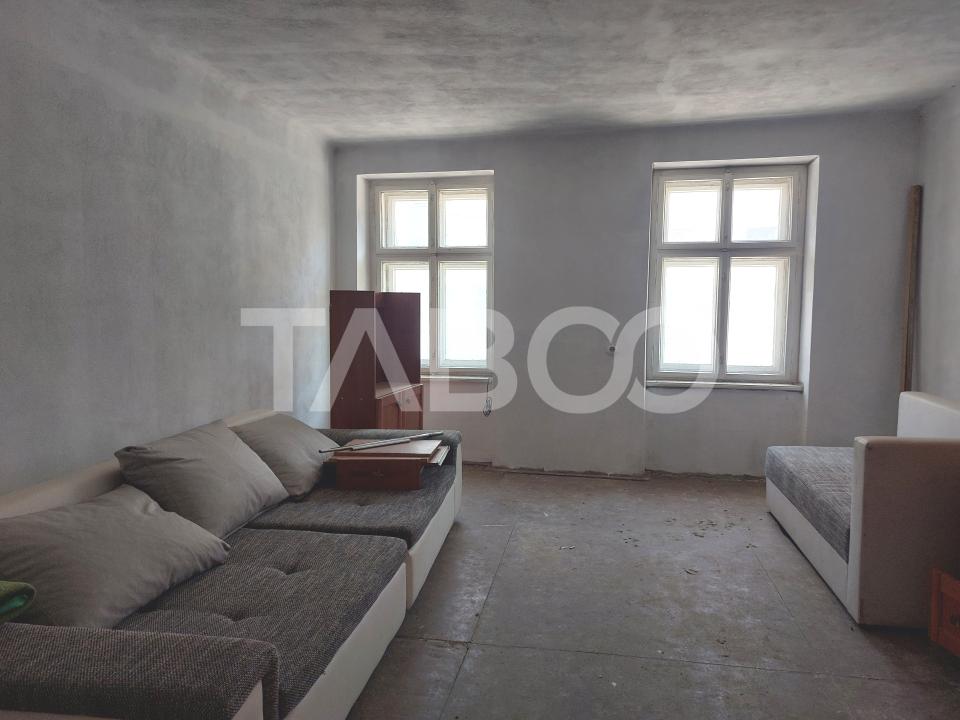 Comision 0-Apartament 2 camere 37mp la casa necesita renovare Cisnadie