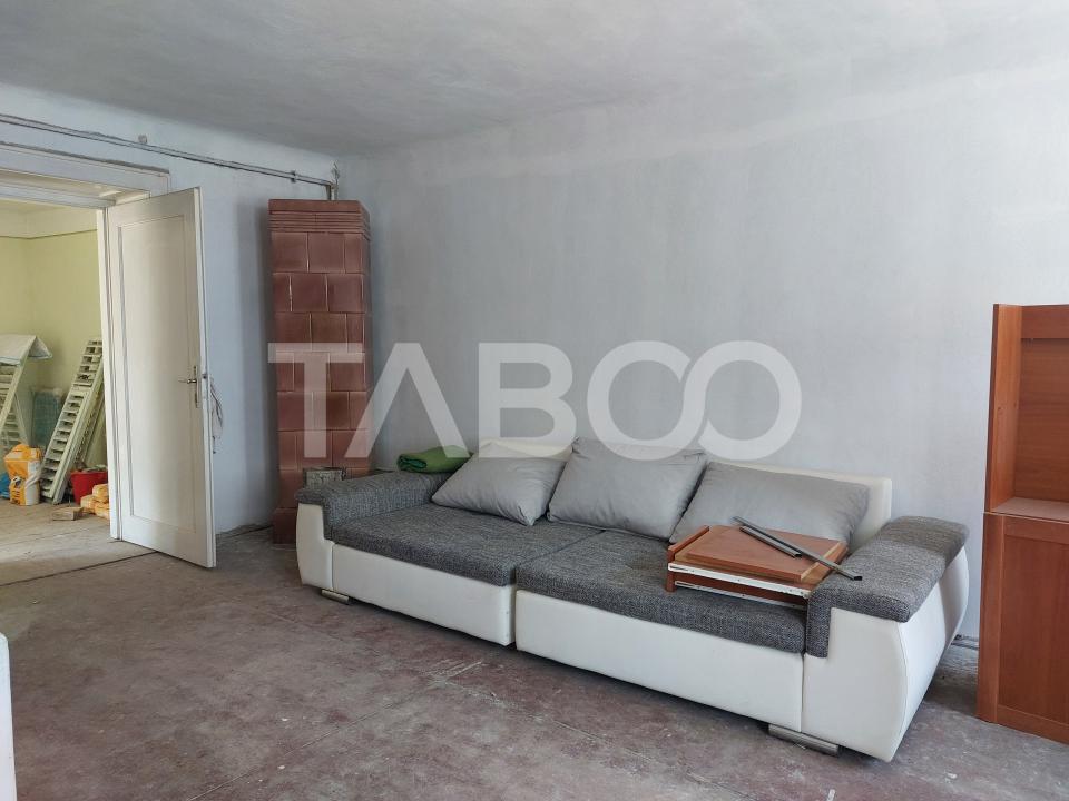 Comision 0-Apartament 2 camere 37mp la casa necesita renovare Cisnadie