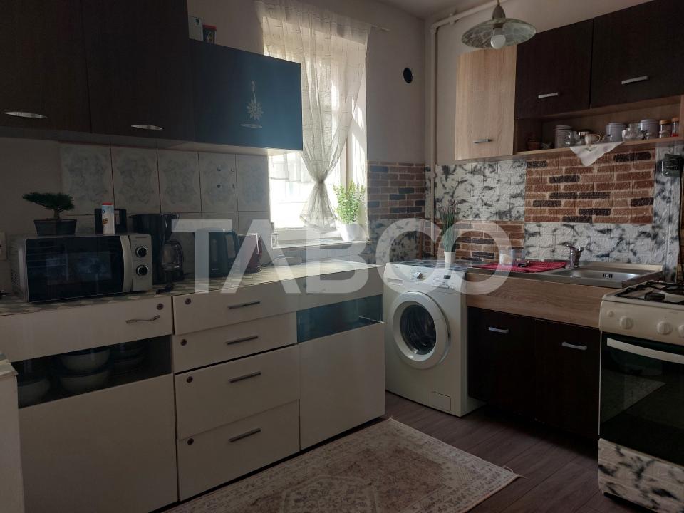 Comision 0%  Apartament 3 camere 43 mpu etaj 1 Piata Noua Cisnadie