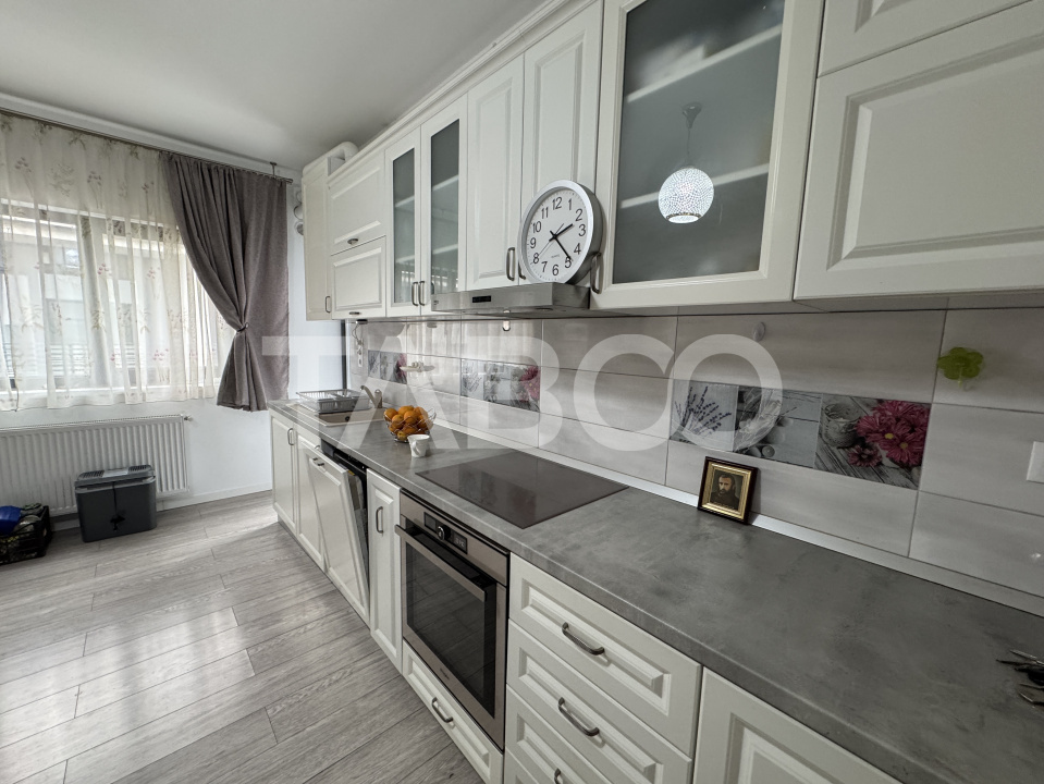 COMISION 0- Apartament 3 camere balcon etaj 1 loc parcare Arhitectilor