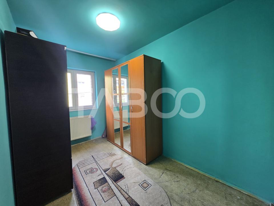 Comision 0 Apartament 3 camere de vanzare decomandat etaj 2 V.Aaron