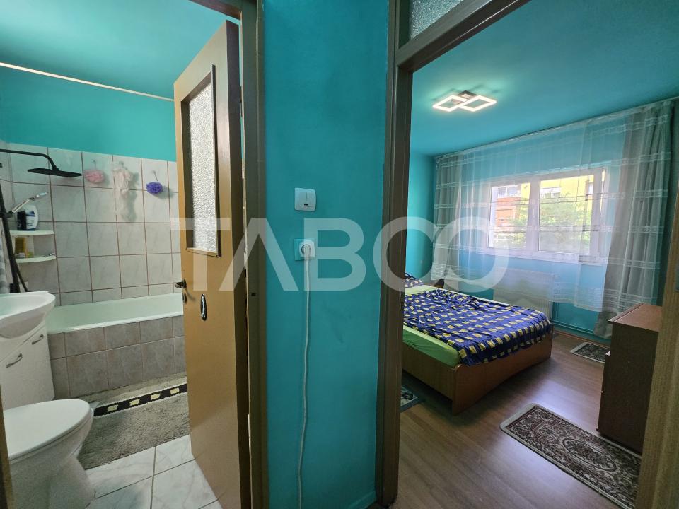 Comision 0 Apartament 3 camere de vanzare decomandat etaj 2 V.Aaron