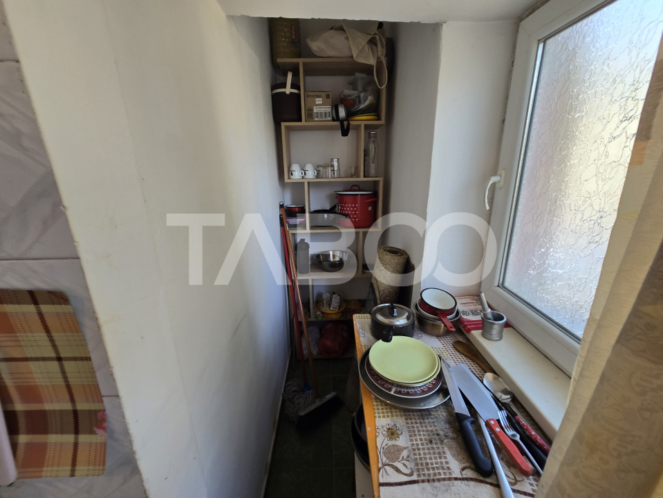 COMISION 0-Apartament 41 mpu etaj intermediar 1 zona Terezian