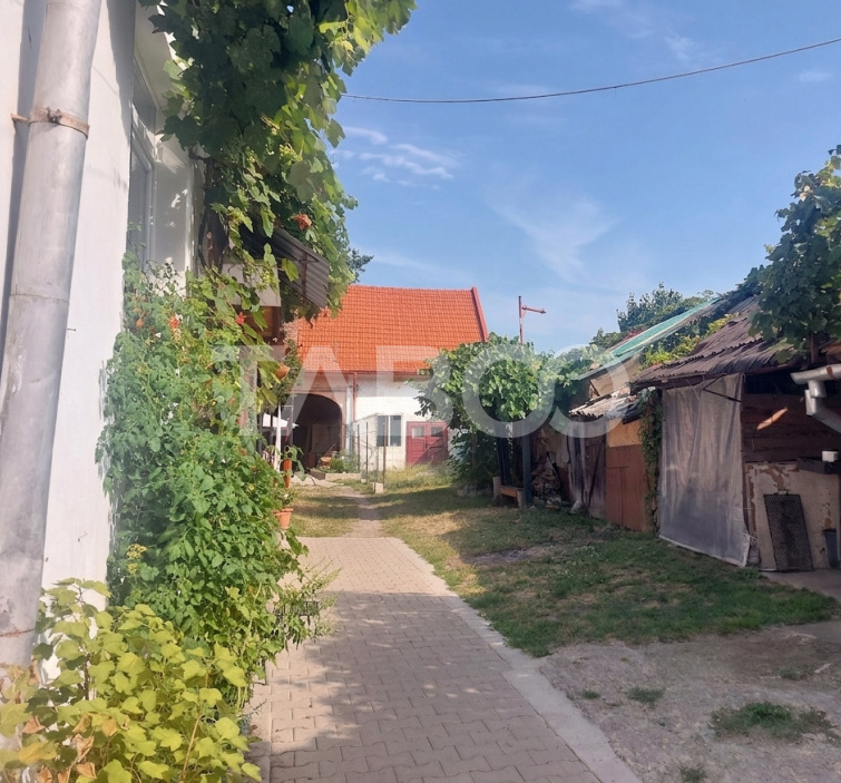 Comision 0% Apartament 63 mpu la curte cu pivnita si gradina Cisnadie