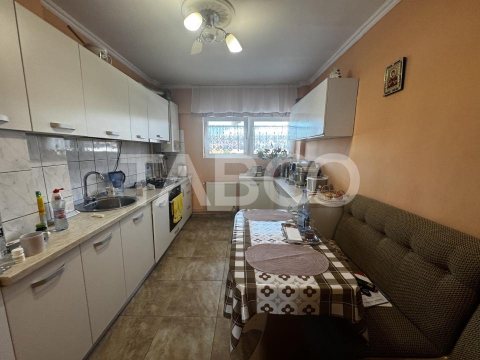 COMISION 0 - Apartament cu 4 camere 2 bai pivnta si balcon Cisnadie