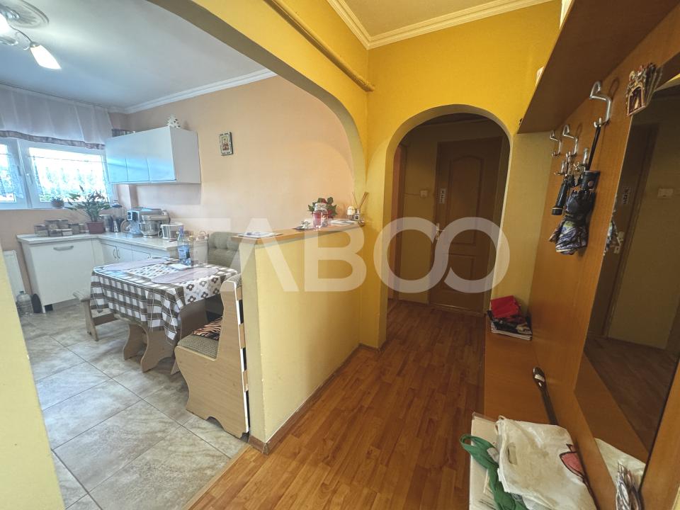 COMISION 0 - Apartament cu 4 camere 2 bai pivnta si balcon Cisnadie