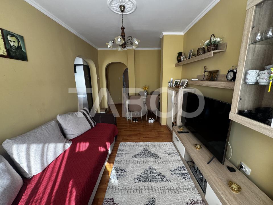 COMISION 0 - Apartament cu 4 camere 2 bai pivnta si balcon Cisnadie