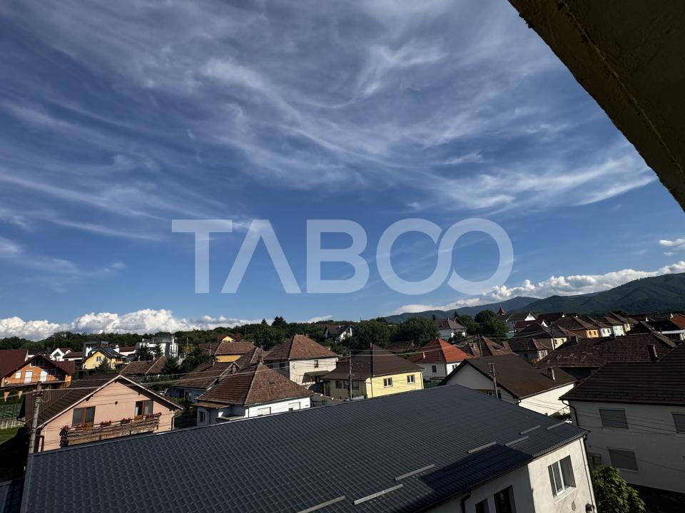 COMISION 0 - Apartament cu 4 camere 2 bai pivnta si balcon Cisnadie