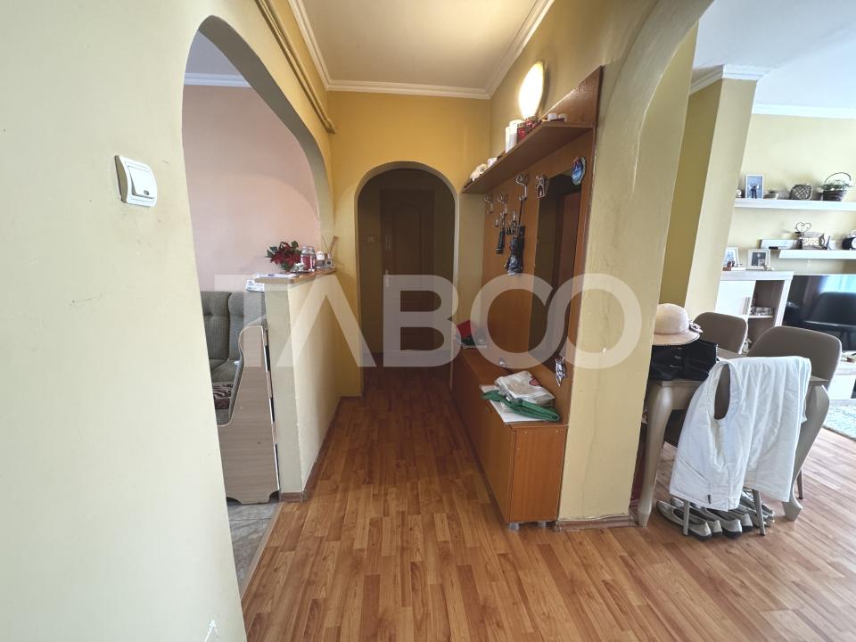 COMISION 0 - Apartament cu 4 camere 2 bai pivnta si balcon Cisnadie
