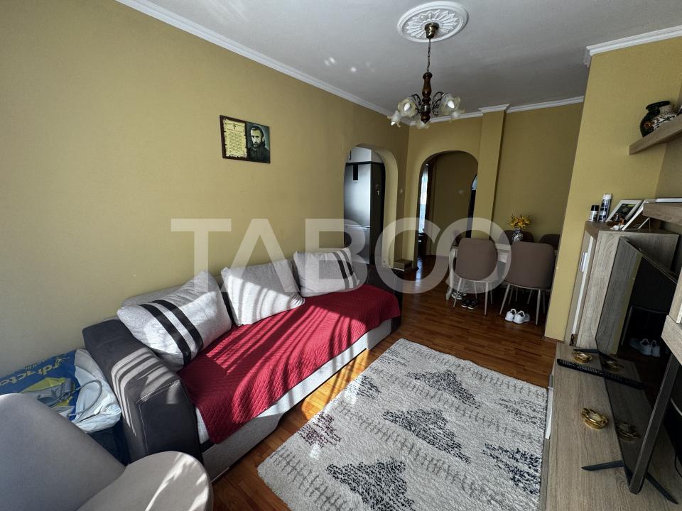 COMISION 0 - Apartament cu 4 camere 2 bai pivnta si balcon Cisnadie