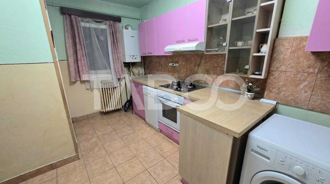 COMISION 0-Apartament de vanzare 3 camere decomandate balcon Siretului