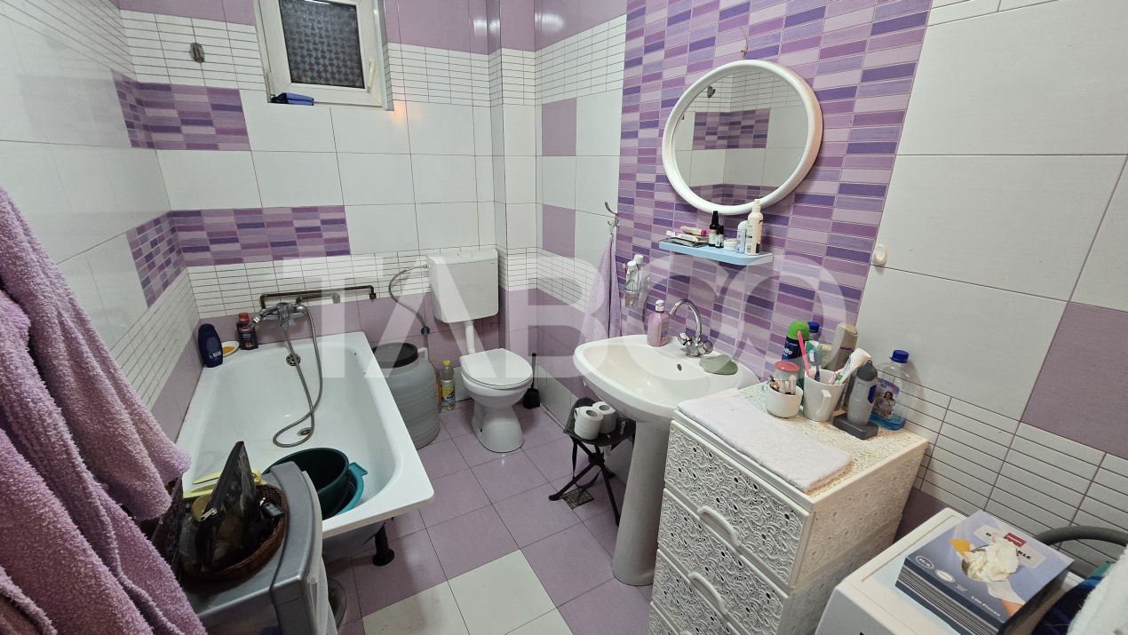 COMISION 0-Apartament de vanzare 4 camere 2 bai balcon parcare Lupeni 