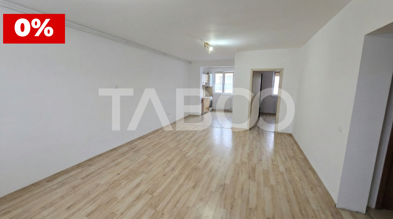 COMISION 0 - Apartament de vanzare cu 4 camere balcon parcare Lupeni 