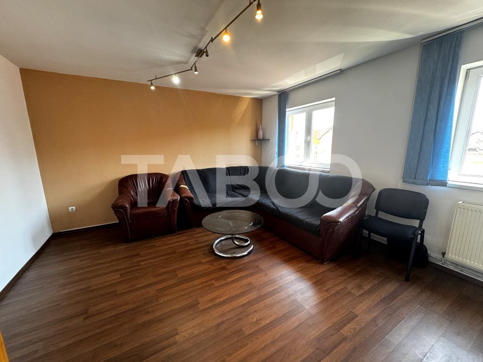 COMISION 0 - Apartament decomandat 4 camere 90 mpu Vasile Aaron Sibiu