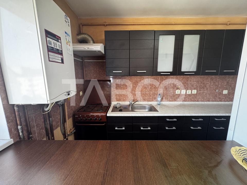 COMISION 0 - Apartament decomandat 4 camere 90 mpu Vasile Aaron Sibiu
