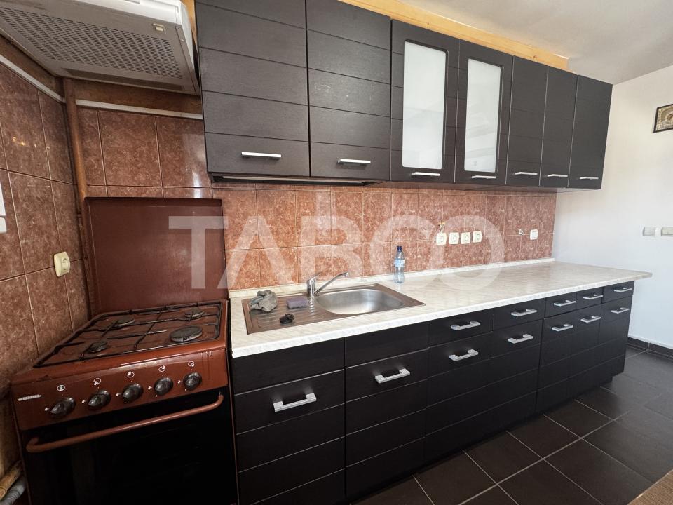 COMISION 0 - Apartament decomandat 4 camere 90 mpu Vasile Aaron Sibiu