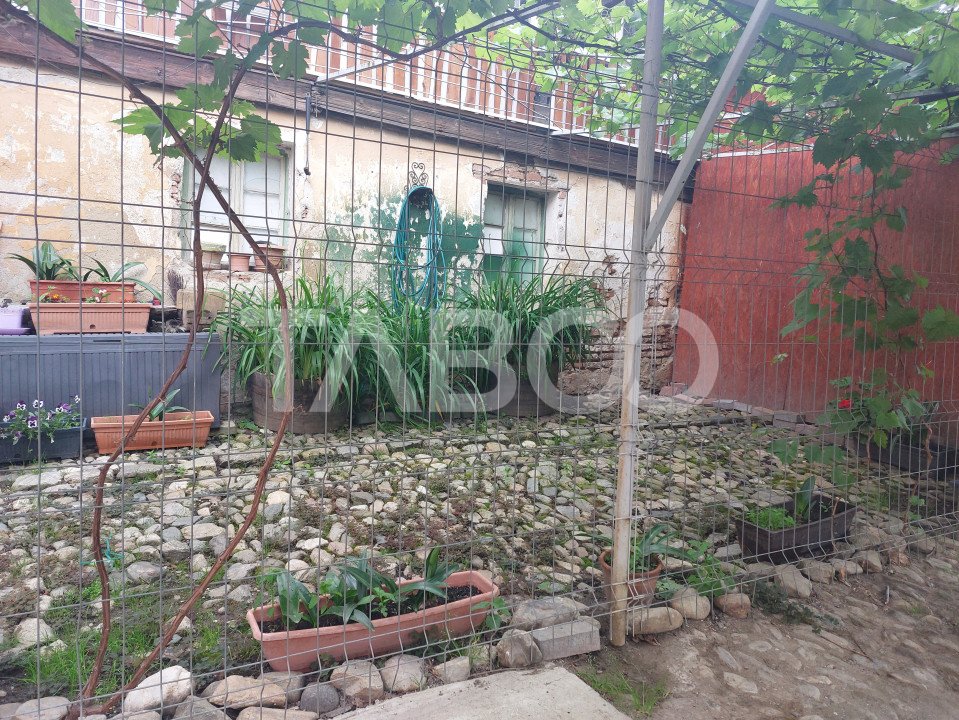Comision 0 % Apartament la casa 138 mp 4 camere pivnita garaj Cisnadie