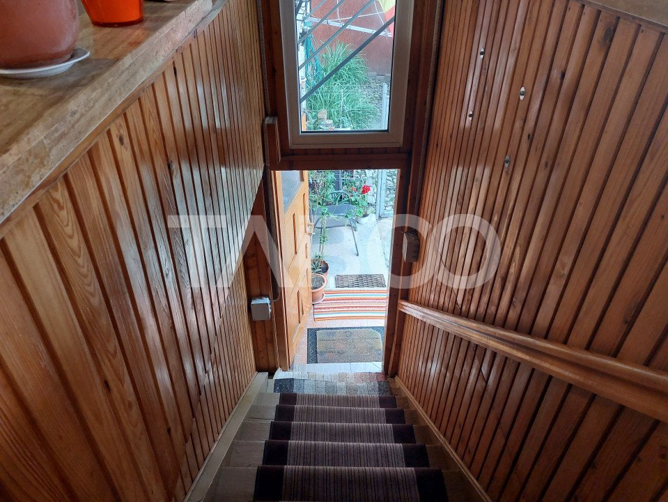 Comision 0 % Apartament la casa 138 mp 4 camere pivnita garaj Cisnadie
