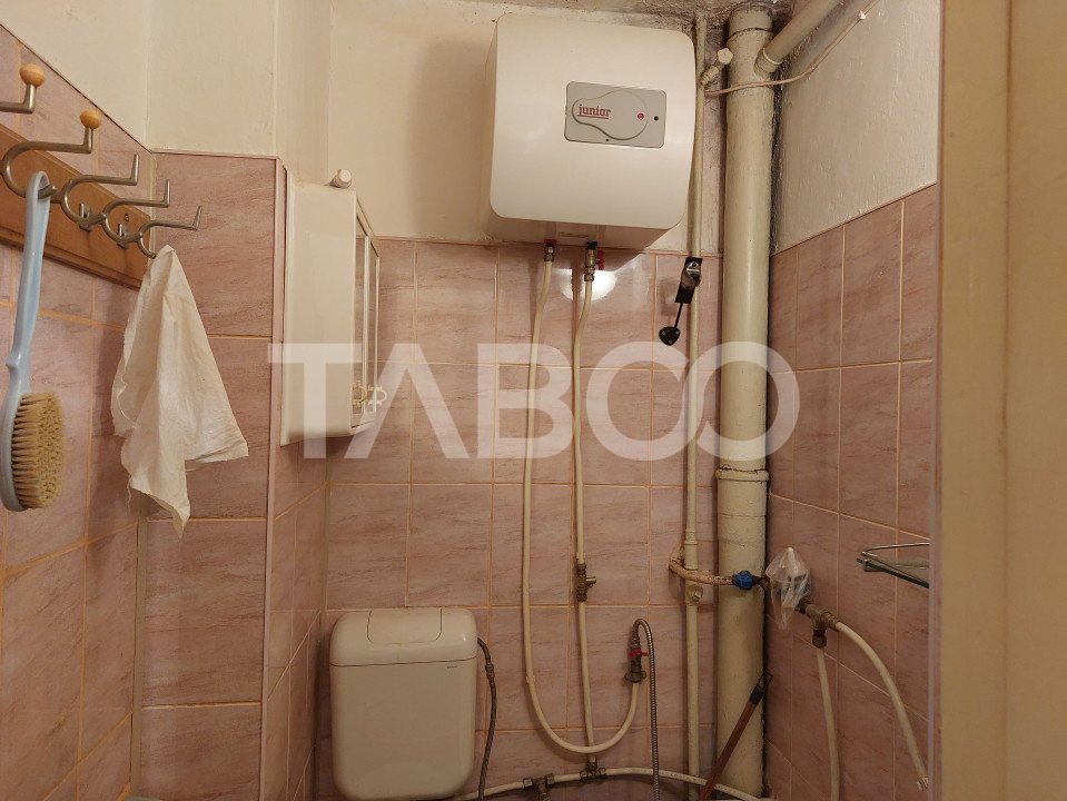 Comision 0% Garsoniera decomandata 25 mp etaj 3 Stejarului Cisnadie