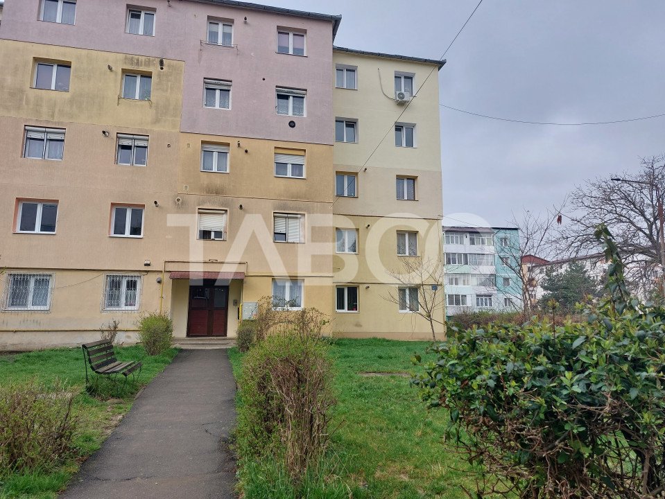 Comision 0% Garsoniera decomandata 25 mp etaj 3 Stejarului Cisnadie