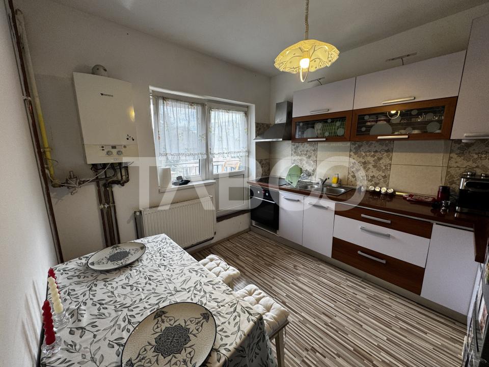 COMISON 0-Apartament decomandat 3 camere balcon Aleea Biruintei Sibiu