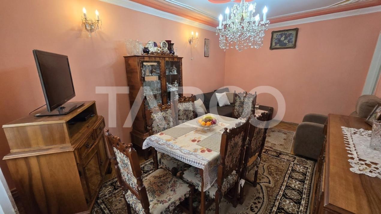 De vanzare - Apartament 83mp 4 camere decomandate etaj 1Vasile Aaron