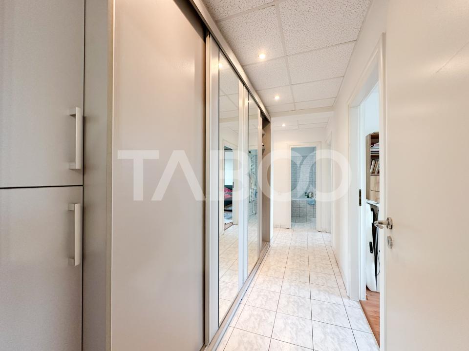 De vanzare apartament cu 4 camere mobilat in zona Stadion Corvinul