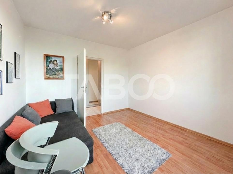 De vanzare apartament cu 4 camere mobilat  zona Stadion Corvinul