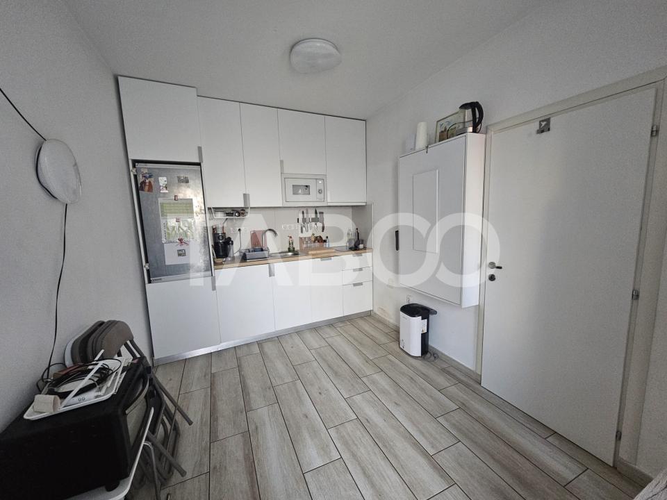 De vanzare garsoniera semi-centrala strada Horea cu parcare 