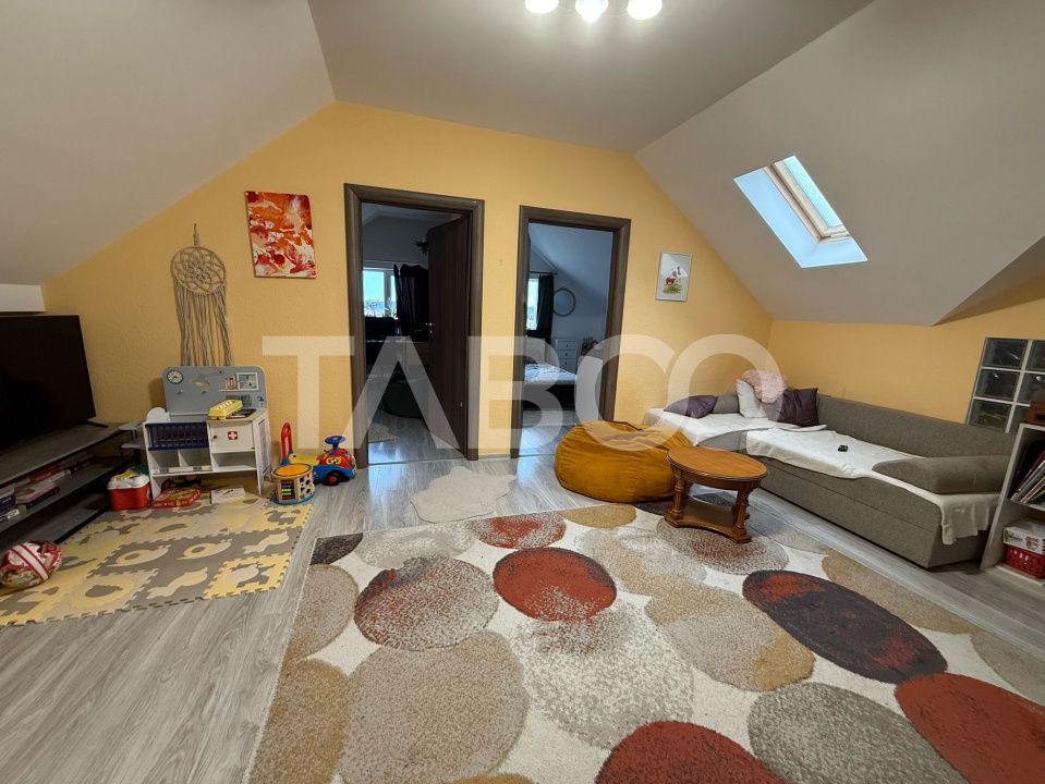 De vanzare mansarda 72 mpu 2 dormitoare zona de interes Tilisca