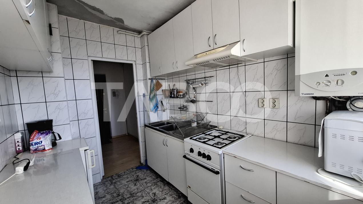EXCLUSIVITATE-Apartament 3 camere decomandat 65 mp zona Mihai Viteazul