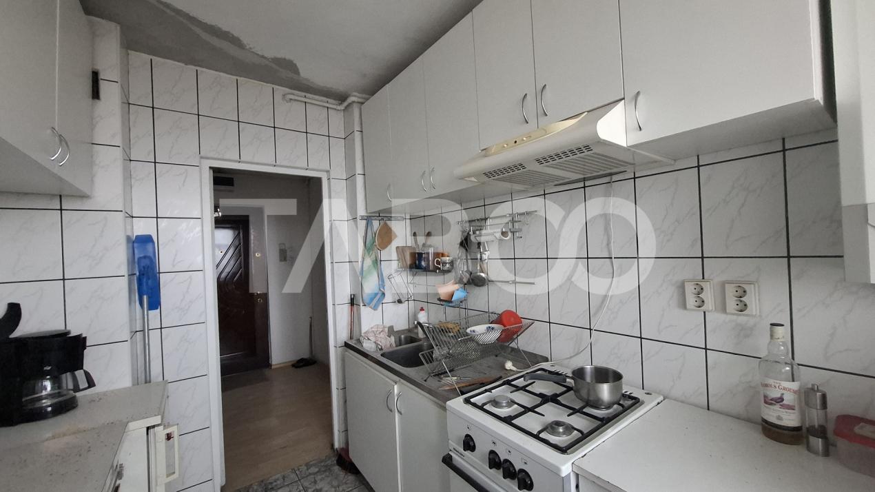 EXCLUSIVITATE-Apartament 3 camere decomandat 71 mp zona Mihai Viteazul