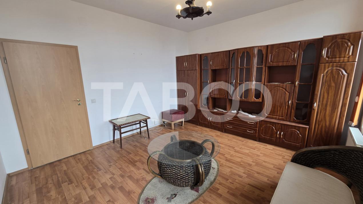 EXCLUSIVITATE - Apartament cu 4 camere de vanzare parcare Strada Noua
