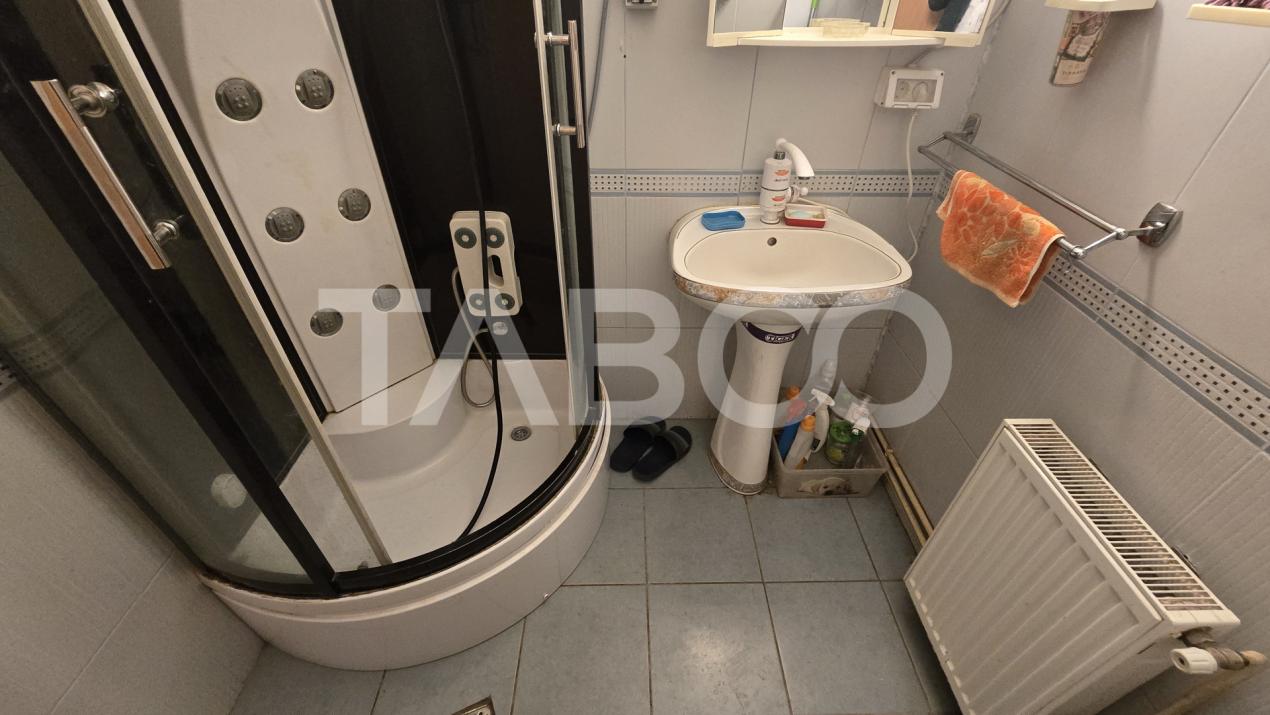 EXCLUSIVITATE - Apartament cu 4 camere de vanzare parcare Strada Noua