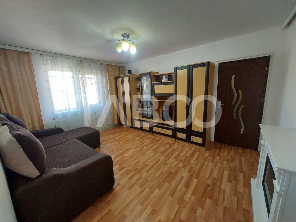 EXCLUSIVITATE - COMISION 0!  Apartament 3 camere balcon si pivnita