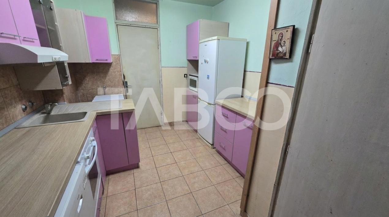 FARA COMISION - Apartament de vanzare 3 camere si balcon Siretului