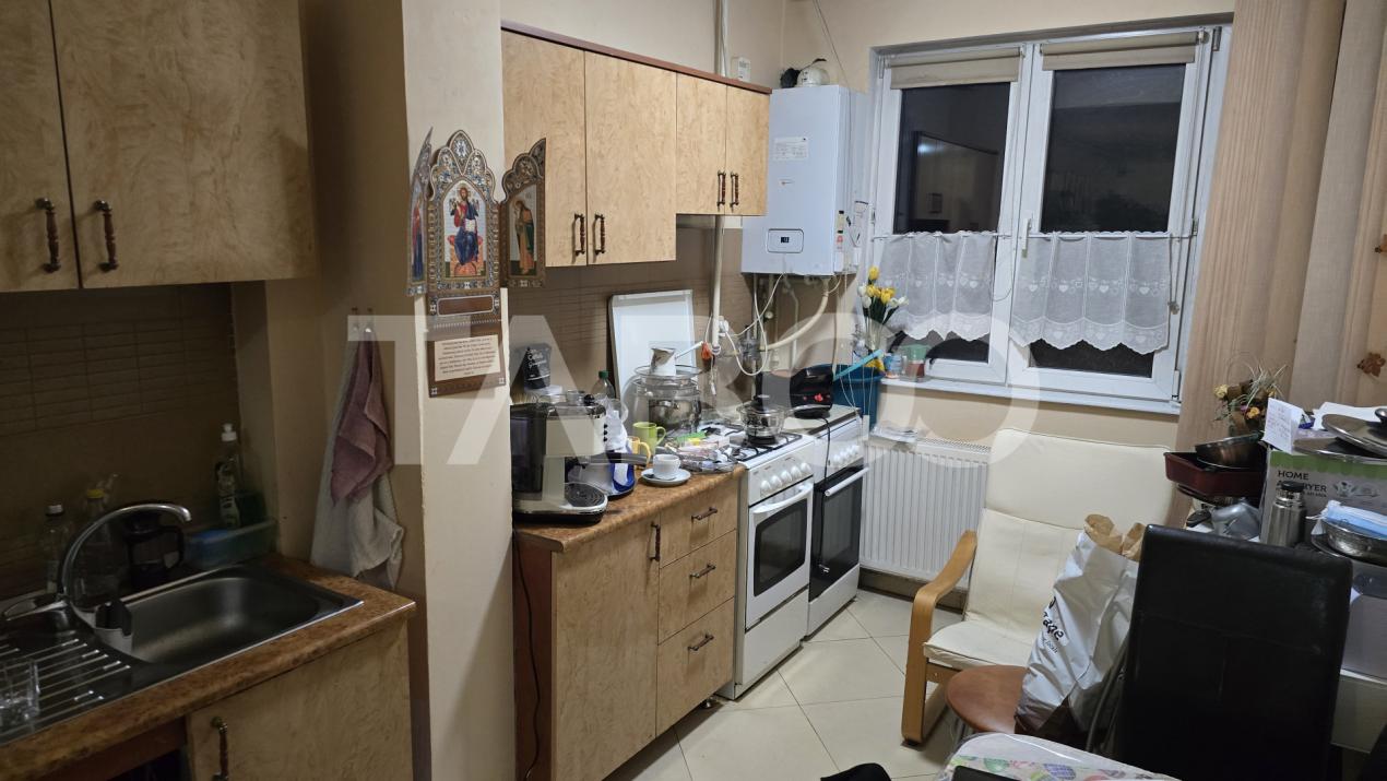 FARA COMISION-Apartament de vanzare cu 4 camere balcon parcare Lupeni 