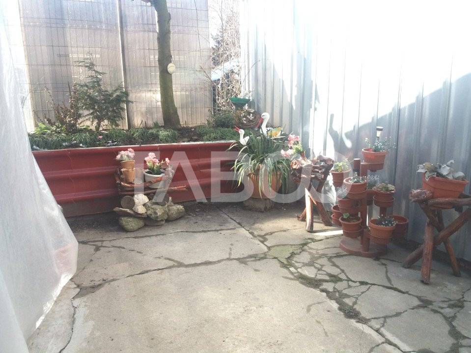 Garsoniera 32 mp de inchiriat cu gradina in zona Garii Sibiu