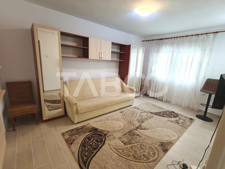 Garsoniera cu balcon la etajul 1 - mobilata si ultilat - OMV Milea