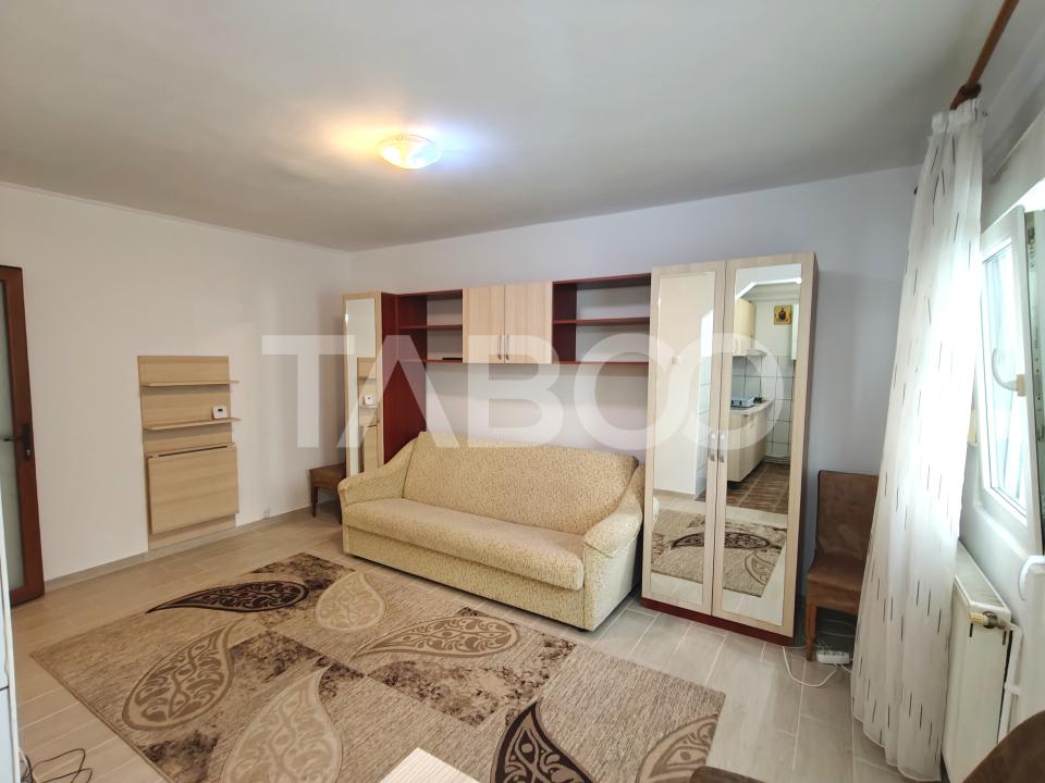 Garsoniera cu balcon la etajul 1 - mobilata si ultilat - OMV Milea