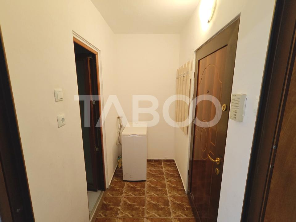 Garsoniera cu balcon la etajul 1 - mobilata si ultilat - OMV Milea
