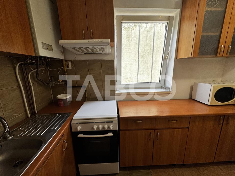 Garsoniera de inchiriat 28 mp si curte zona Trei Stejari Sibiu