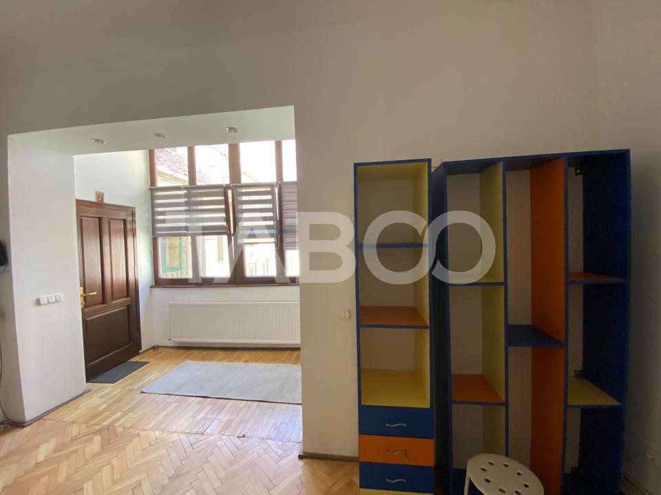 Garsoniera de inchiriat 42mpu mobilata utilata zona Centrul Istoric
