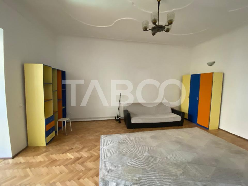 Garsoniera de inchiriat 42mpu mobilata utilata zona Centrul Istoric in Sibiu - Nicolae Balcescu