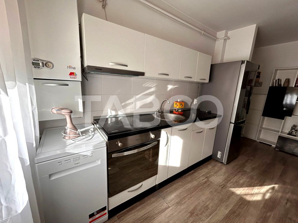 Garsoniera de inchiriat 45 mpu curte privata zona Calea Surii Mici